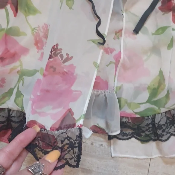 Victoria's Secret Elegant Sheer Lace Trim Rose Print Open Front Nightie - Picture 2 of 10